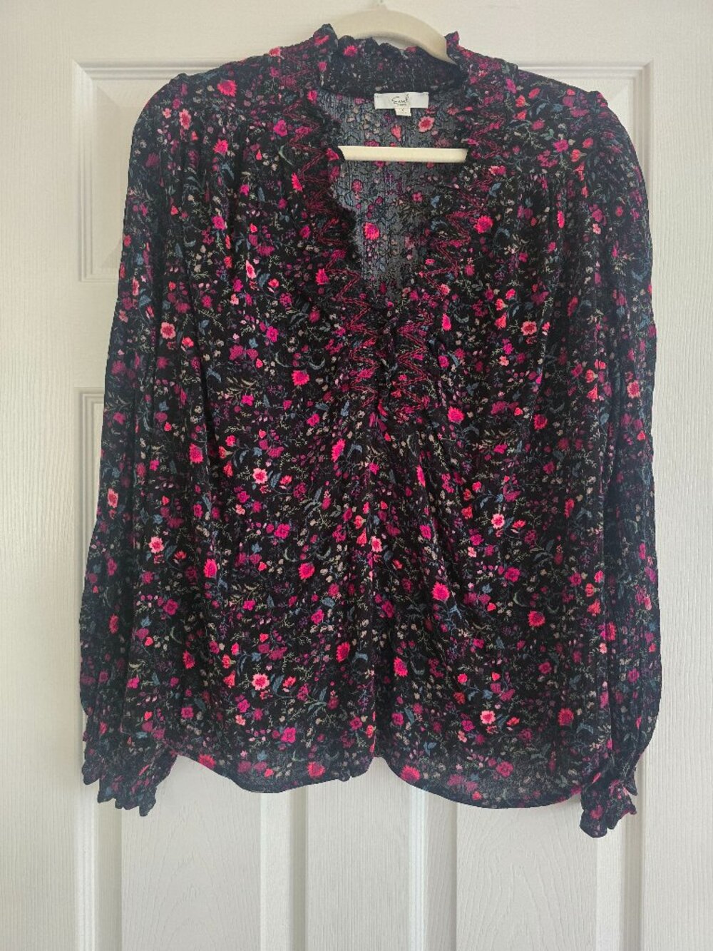 Easel Red Flower Blouse 1X Never worn